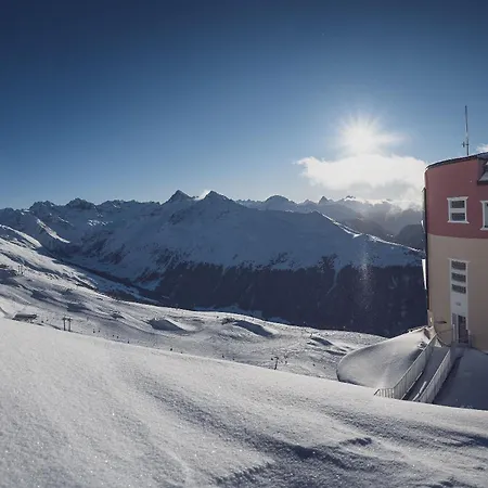 Joseph's House By Mountain Szálloda