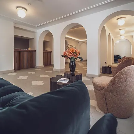 Отель Joseph's House By Mountain